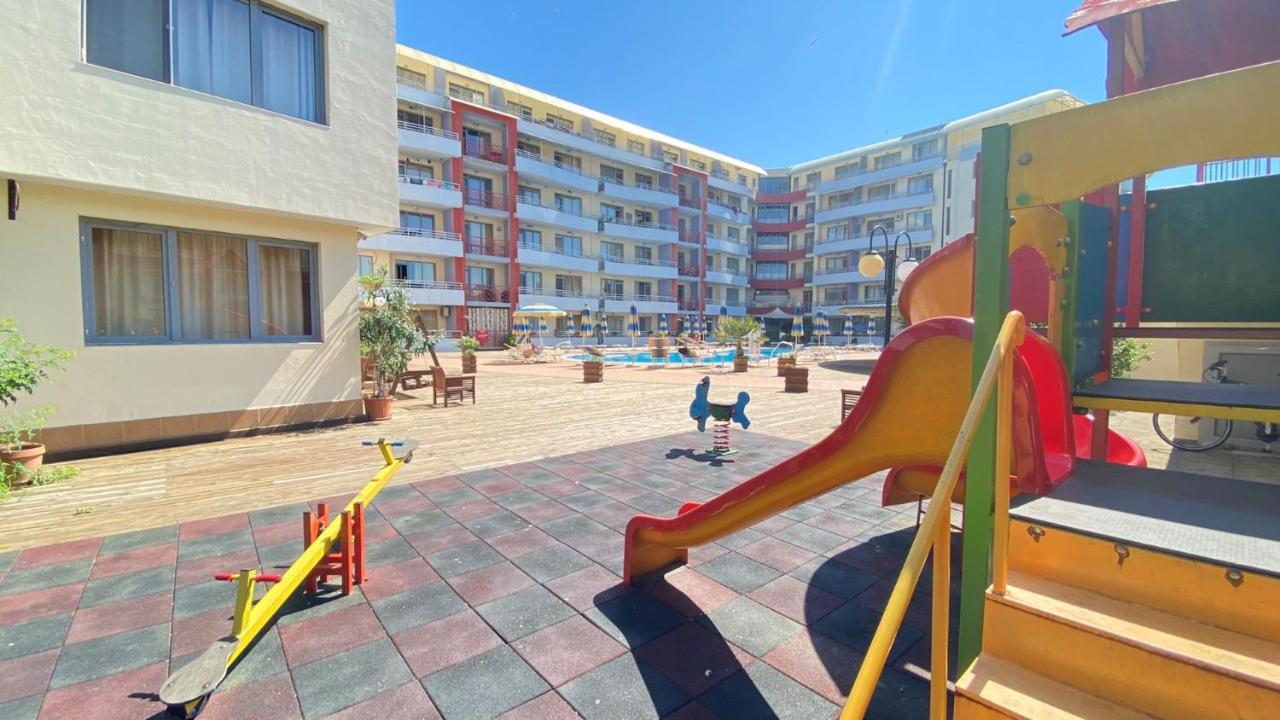 Bratanov Central Plaza Apartments Солнечный берег Экстерьер фото